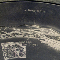 Gros_plan_sur_une_vignette_de_la_table_du_Mont_Rouge