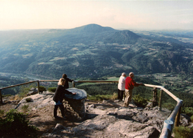 Vue_d'ensemble_de_la_table_de_Gerbizon,_Chamalières
