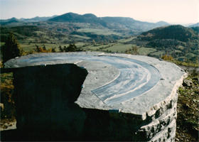 Table_de_Roiron_à_Rosières